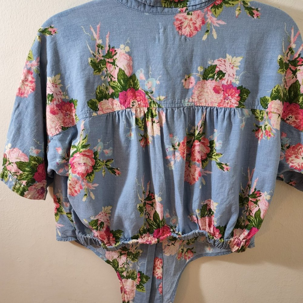 Laura Ashley x Urban Outfitters Button Down shirt-super cute!!!! Size Small - Picture 6 of 8